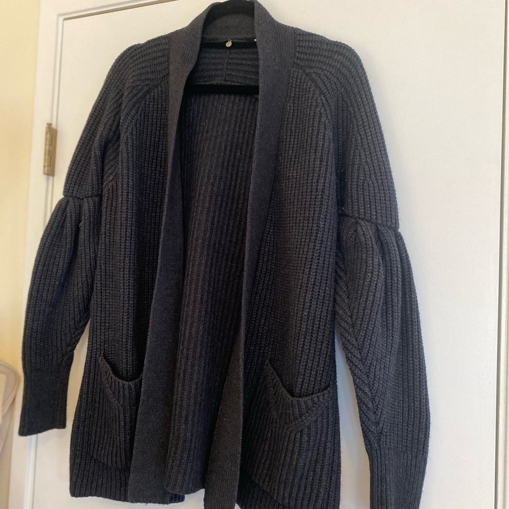 Anthropology Knitted and Knotted Cozy Gray Ribbed Cardigan